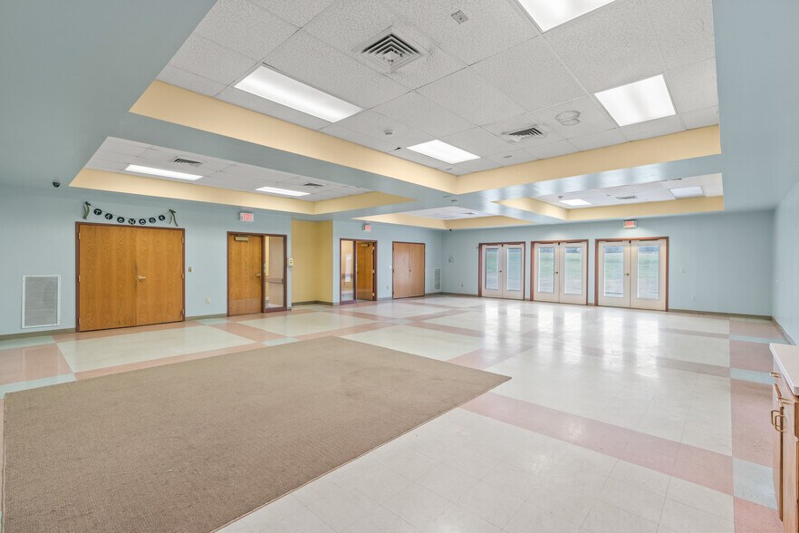 More Photos Of 512 Professional Park Rd, Clinton Medical For Sale
