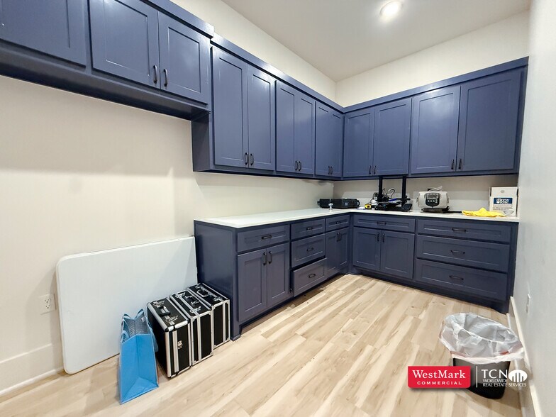 More Photos Of 13912 Indiana Ave, Lubbock Office For Lease