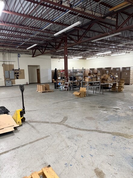 More Photos Of 375 N French Rd, Amherst Light Manufacturing For Lease