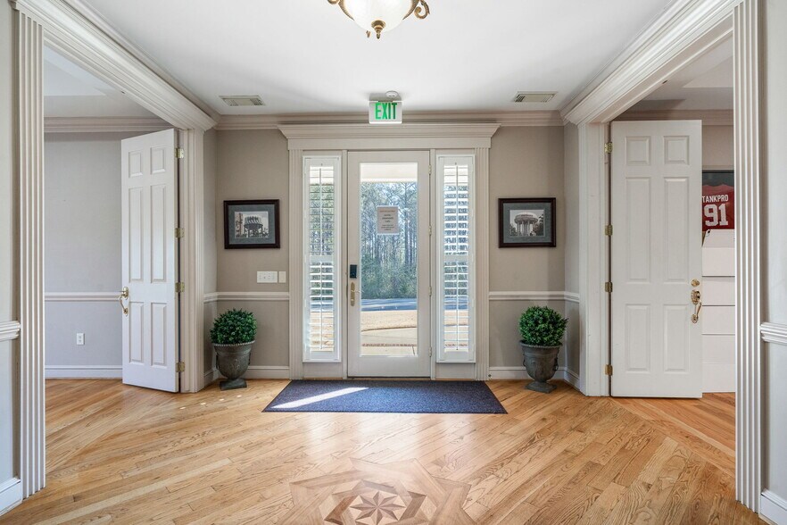 More Photos Of 5500 Watermelon Rd, Northport Medical For Lease