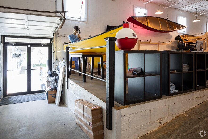 More Photos Of 1240 Chattahoochee Ave, Atlanta Flex For Lease