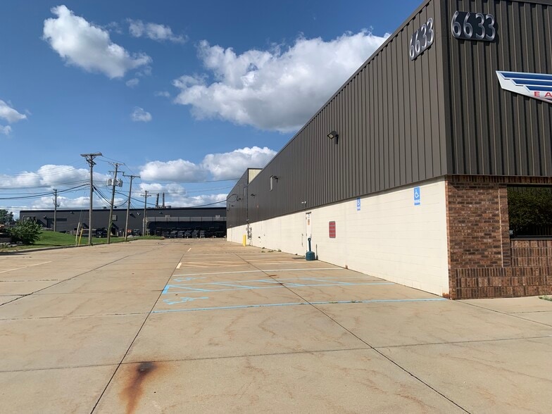 More Photos Of 6633 Diplomat Dr, Sterling Heights Manufacturing For Lease