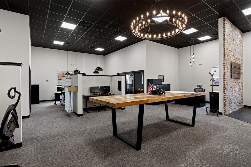 More Photos Of 1031 Parkway Dr, Spring Hill Office For Lease