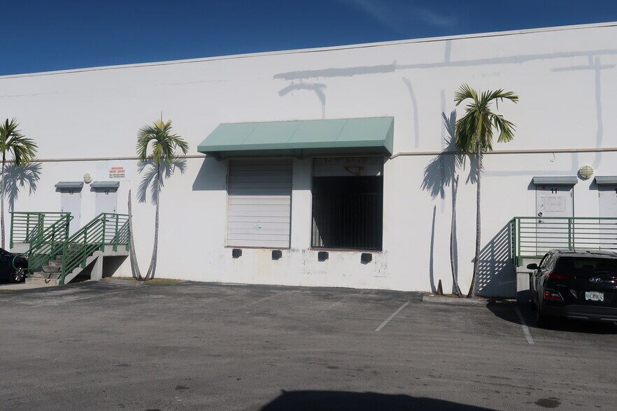 More Photos Of 16600 NW 54th Ave, Miami Gardens Warehouse For Sale