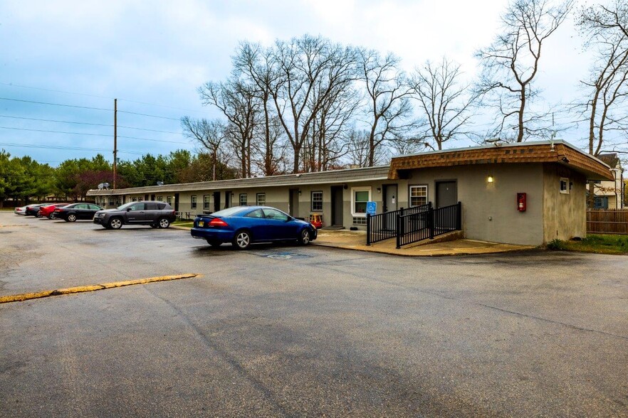 More Photos Of 899 Corkery Ln, Williamstown Hotel For Sale