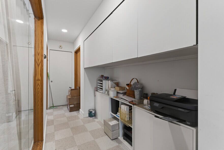 More Photos Of 10 Walker St, Kittery Loft Creative Space For Lease