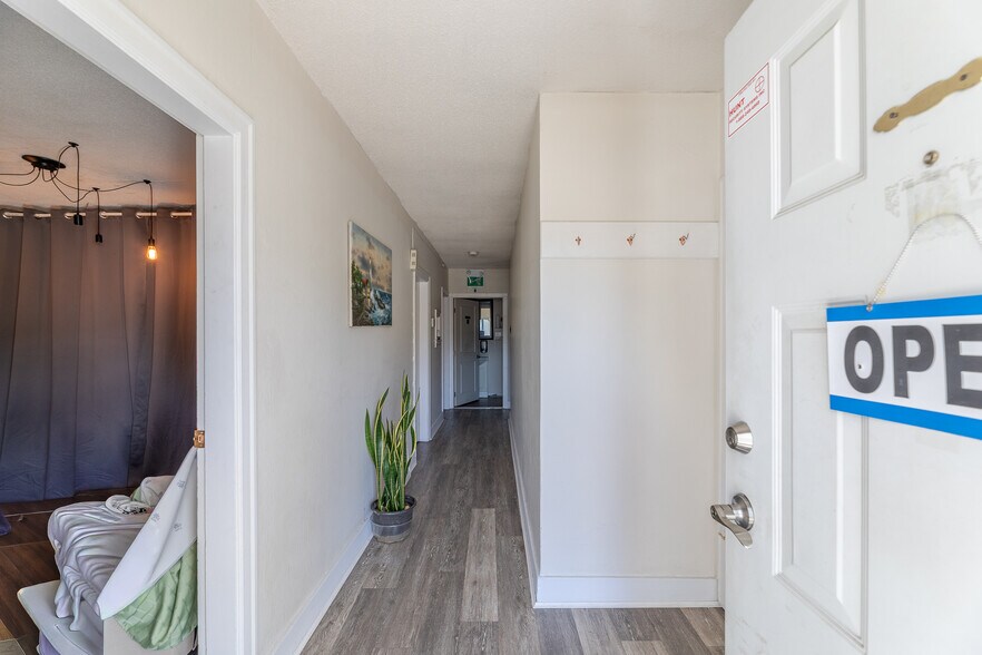 More Photos Of 157 Wade Av W, Penticton Apartments For Sale