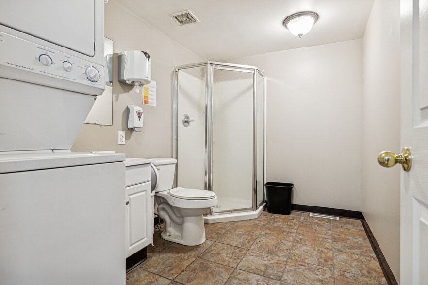 More Photos Of 3502 Dickerson Pike, Nashville Flex For Sale
