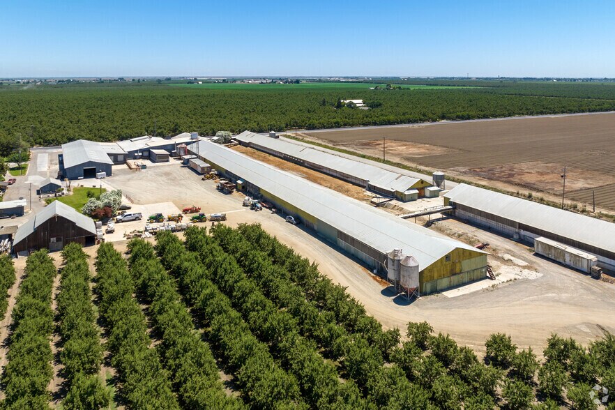 More Photos Of 133 S Whitworth Rd, Newman Warehouse For Lease