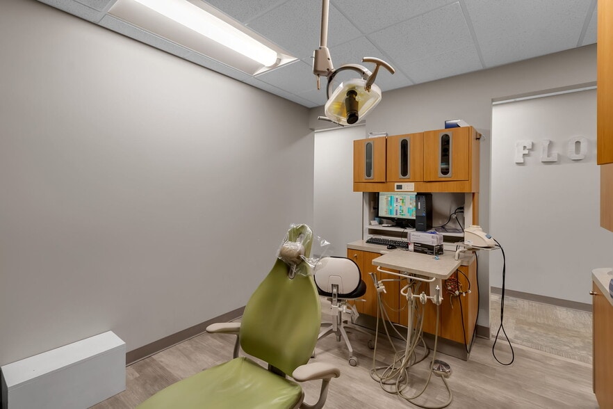 More Photos Of 4233-4227 Maple Rd, Buffalo Medical For Sale