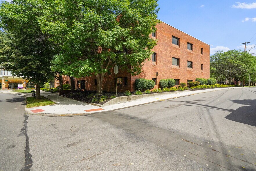 More Photos Of 100-114 W 3rd Ave, Columbus Medical For Lease