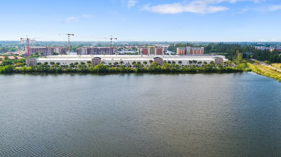 More Photos Of 6703 NW 7th St, Miami Warehouse For Lease