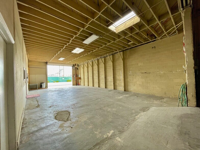 More Photos Of 821 W Main St, El Cajon Flex For Lease