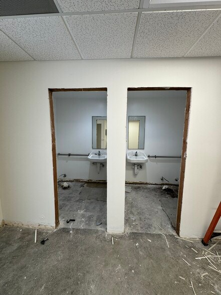 More Photos Of 6724-6758 Eton Ave, Canoga Park Warehouse For Lease