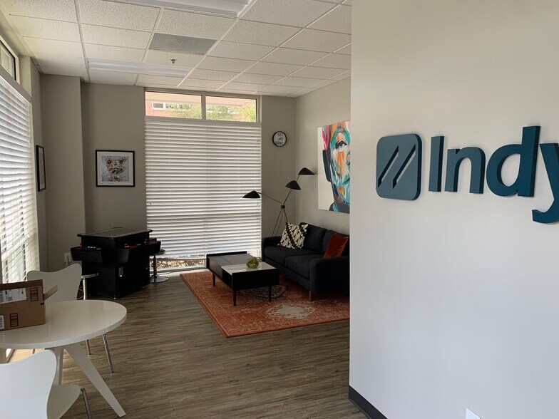 More Photos Of 245 Seven Farms Dr, Daniel Island Office For Lease