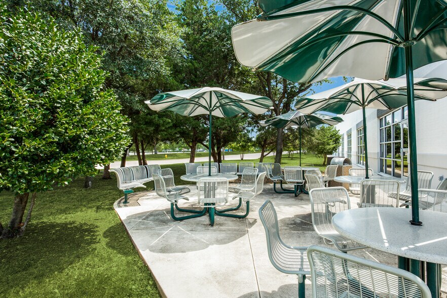 More Photos Of 1322 Crestside Dr, Coppell Office For Lease