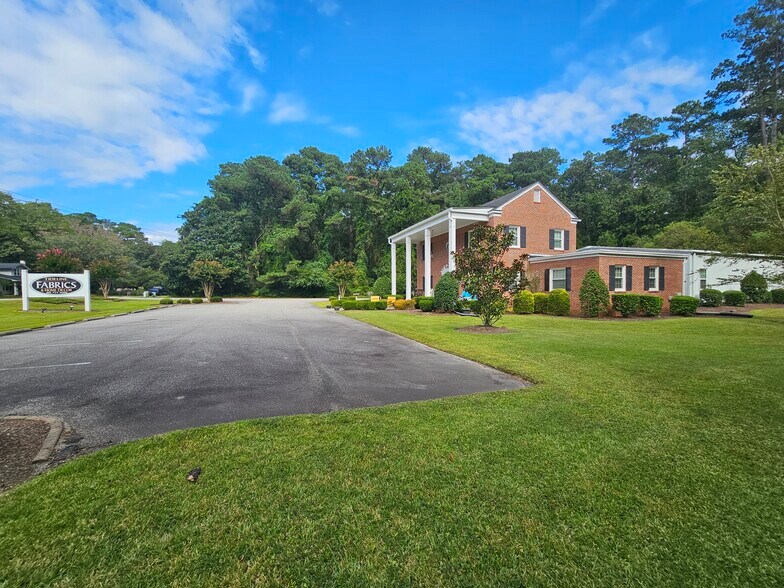 More Photos Of 423 Village Rd, Shallotte General Retail For Sale