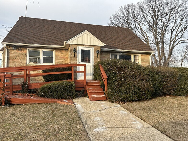More Photos Of 1173 Bellmore Rd, North Bellmore Office For Sale