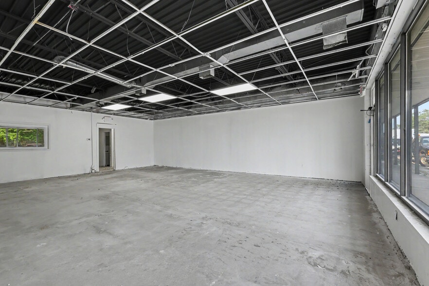 More Photos Of 22909-22917 Van Born Rd, Taylor Freestanding For Sale