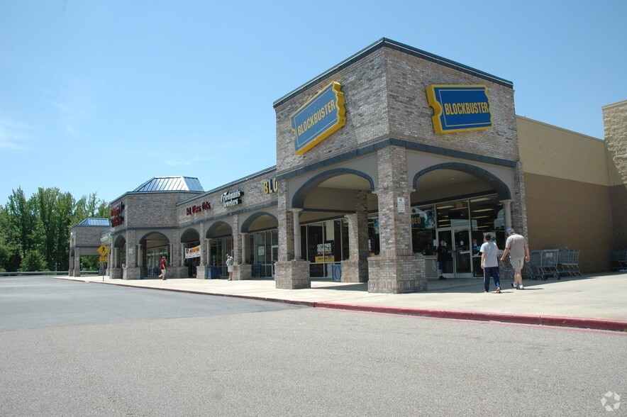 More Photos Of 1907-1911 W Parker Rd, Jonesboro General Retail For Lease