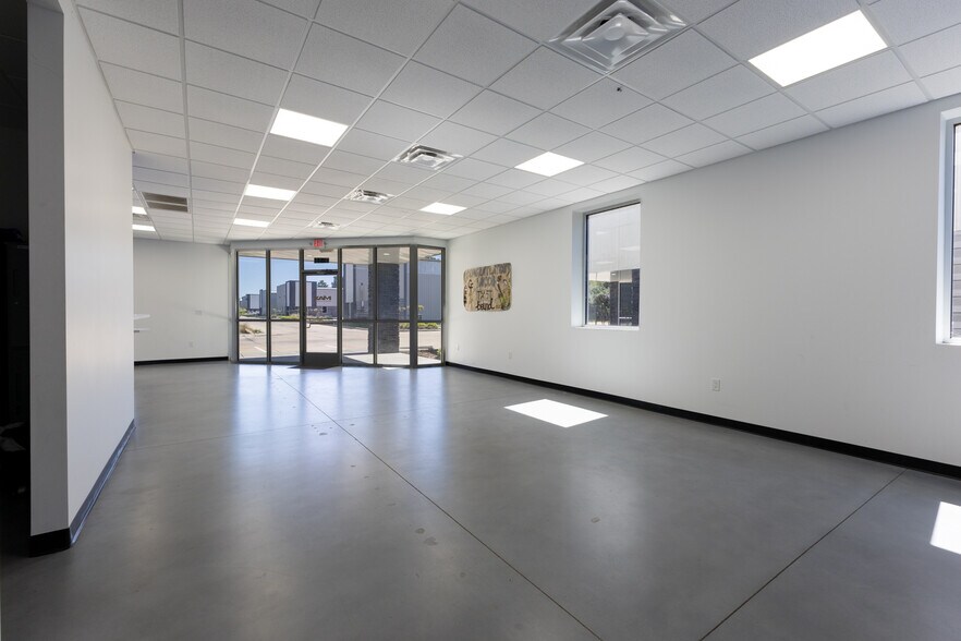 More Photos Of 17555 Roberts Rd, Hockley Industrial For Lease