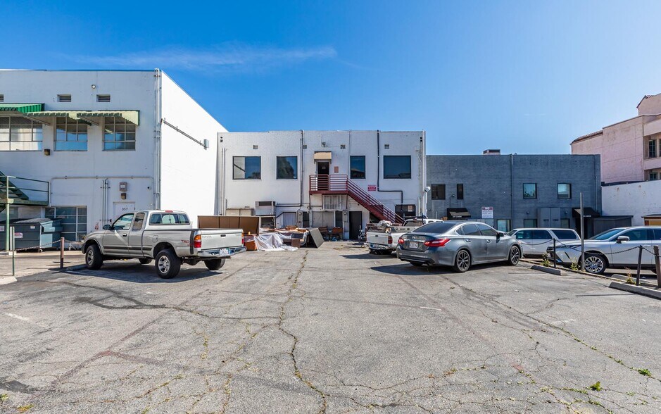 More Photos Of 351-355 N Canon Dr, Beverly Hills Storefront Retail Office For Lease