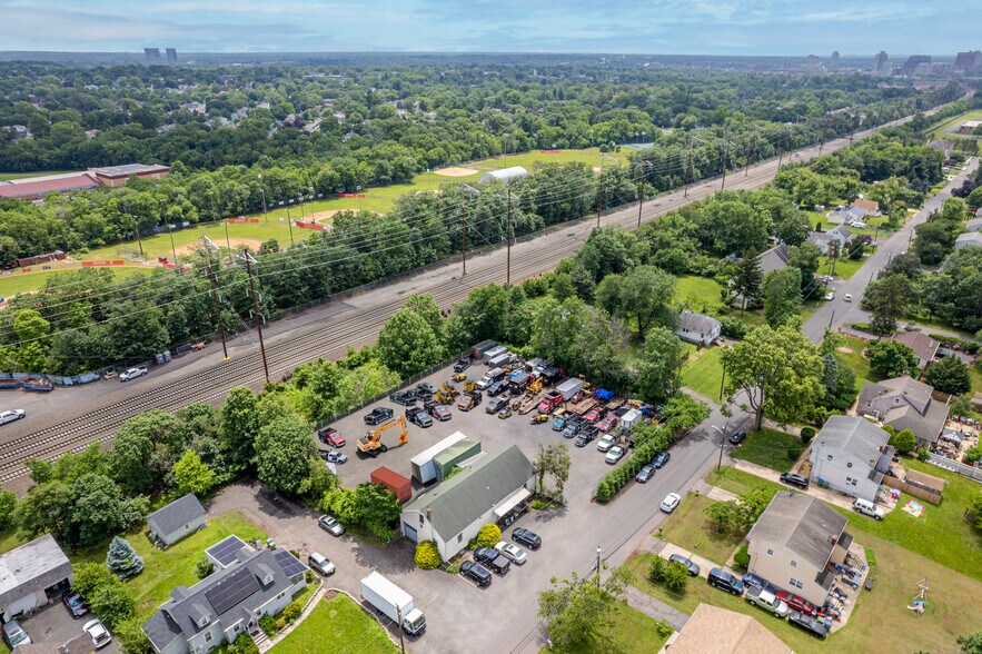 More Photos Of 12 Fairview Ave, Edison Service For Lease