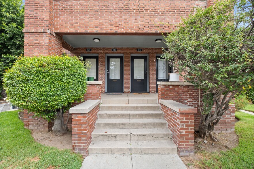 More Photos Of 239 E Villa St, Pasadena Apartments For Sale