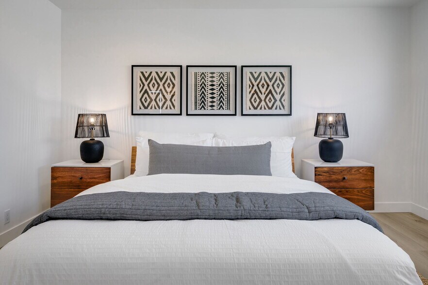 More Photos Of 2602 Pacific Ave, Venice Apartments For Sale