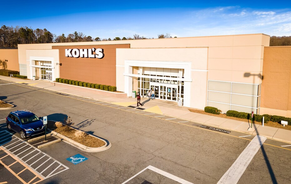 More Photos Of 9905-10101 E Independence Blvd, Matthews Unknown For Lease