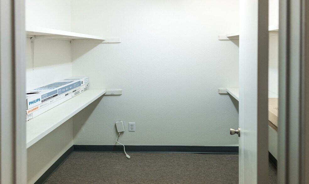 More Photos Of 306 E Central Ave, Belton Storefront Retail Office For Sale