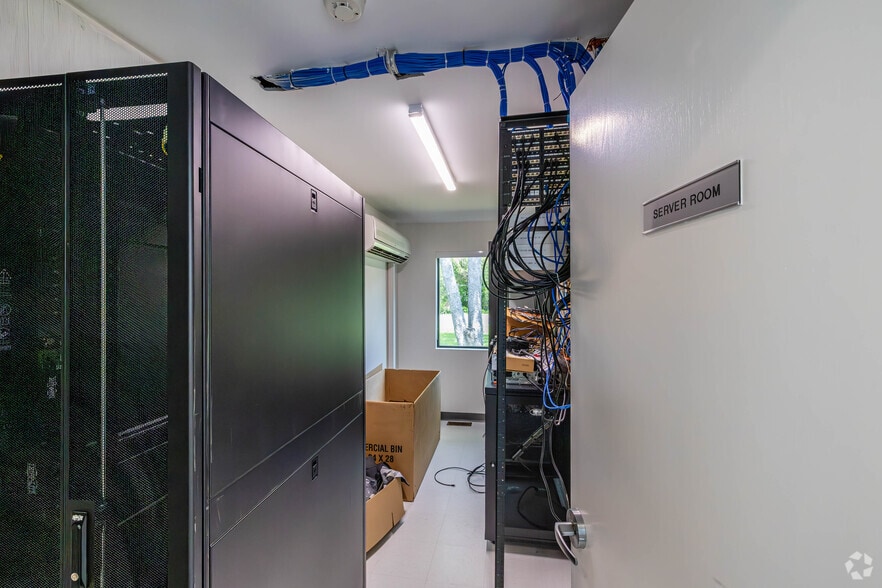 More Photos Of 682 US-202, Bridgewater Office For Sale