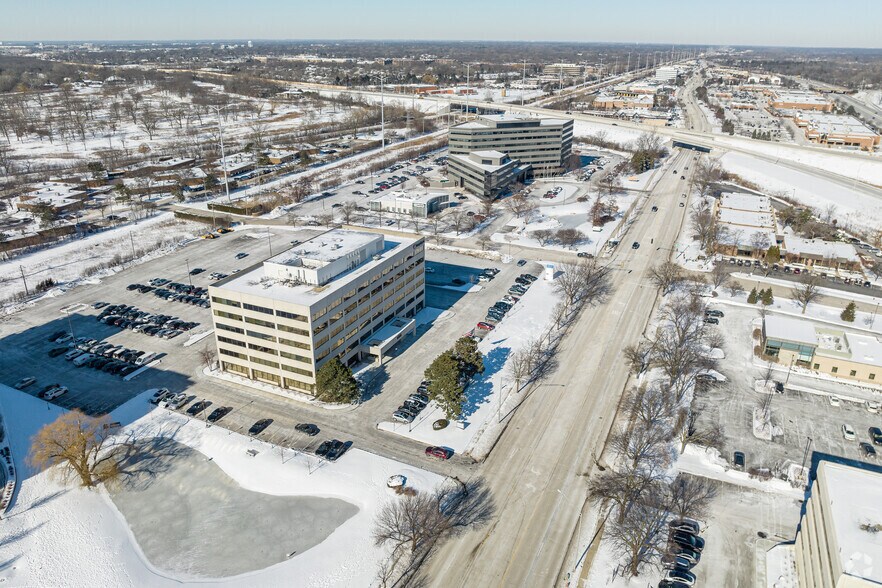 More Photos Of 707 Skokie Blvd, Northbrook Unknown For Lease