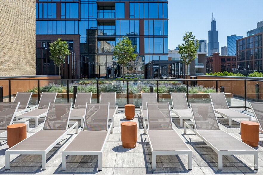 More Photos Of 161 N May St, Chicago Apartments For Lease