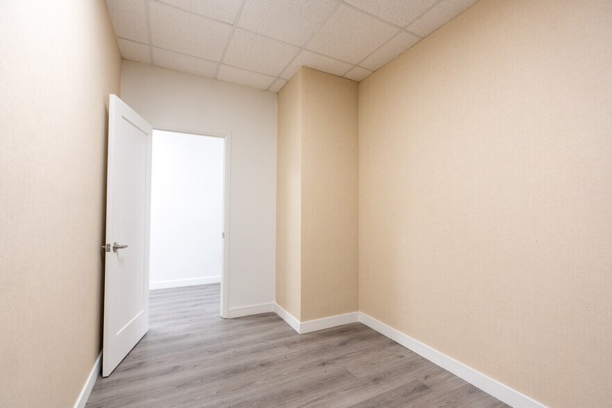 More Photos Of 7506-7560 NW 70th St, Miami Unknown For Lease