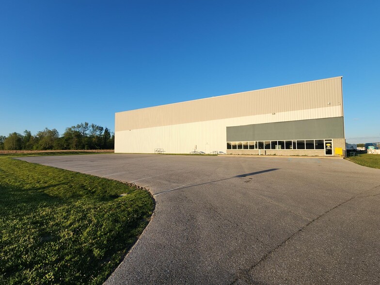 More Photos Of 6013 Elsner Dr, Seymour Warehouse For Sale