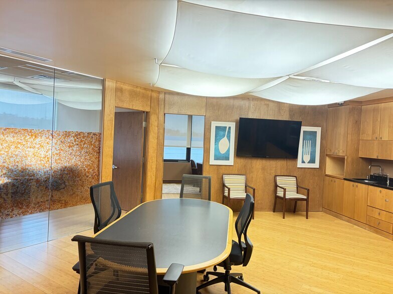 More Photos Of 245 Saw Mill River Rd, Hawthorne Medical For Sale