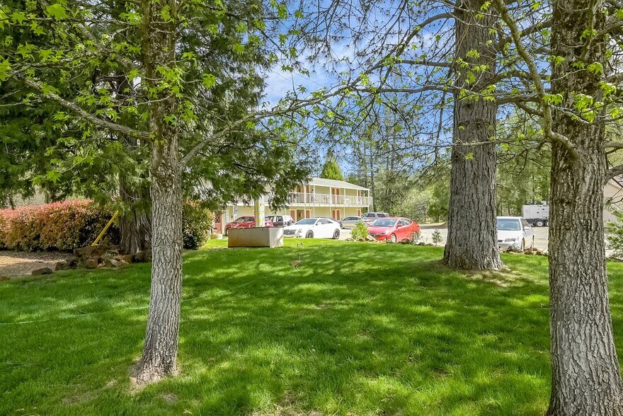 More Photos Of 8592 La Porte Rd, Brownsville Hotel For Sale