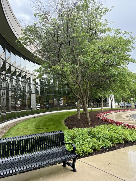 More Photos Of 31700 Middlebelt Rd, Farmington Hills Office For Lease