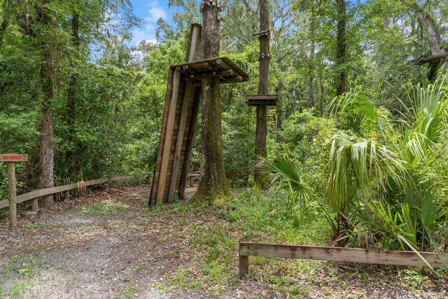 More Photos Of 6440 Cedar Ln, Brooksville Sports And Entertainment For Sale