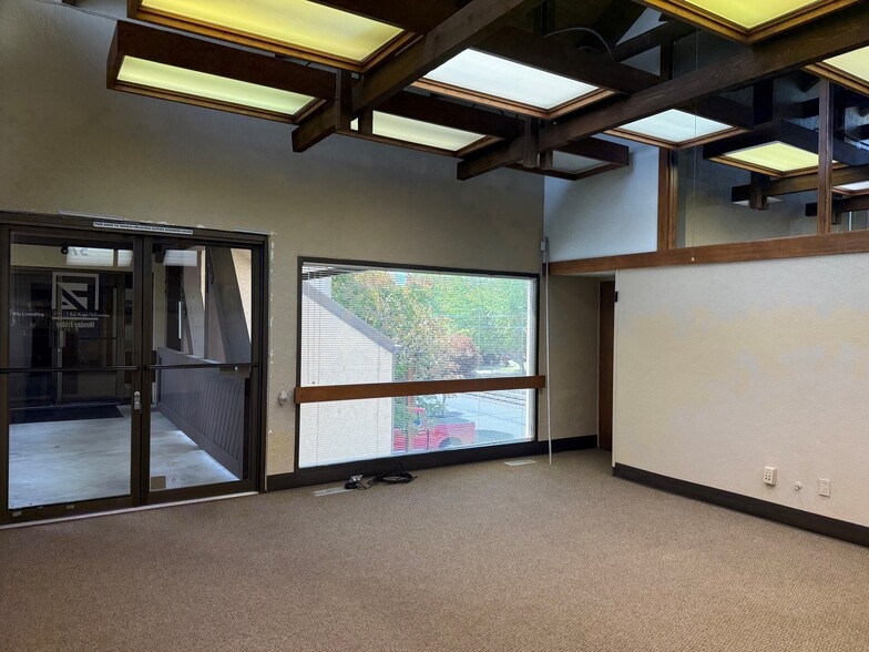 More Photos Of 578 NW Van Buren Ave, Corvallis Loft Creative Space For Lease