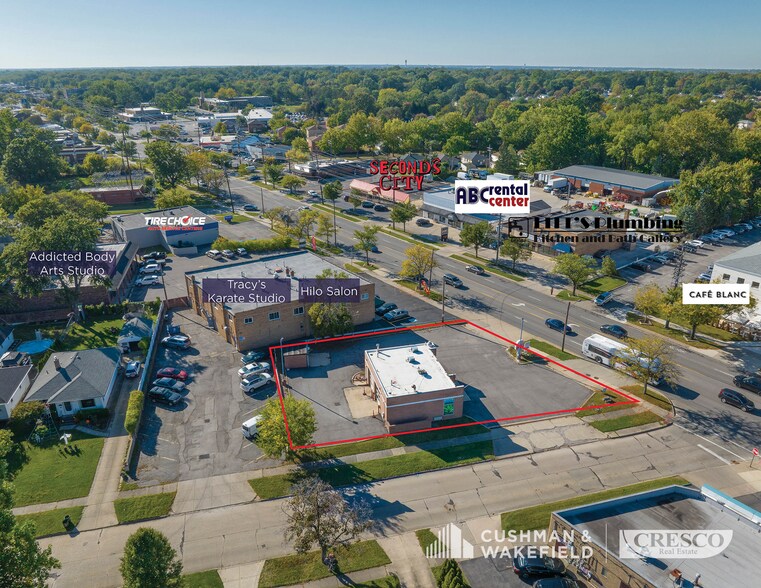 Primary Photo Of 6505 Pearl Rd, Parma Heights General Retail For Sale