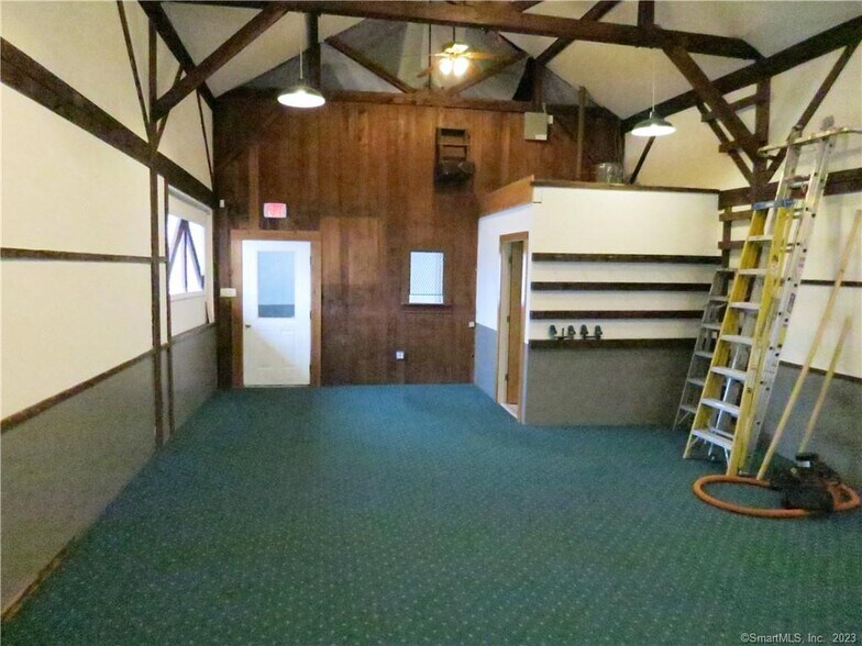 More Photos Of 187 Lebanon Ave, Colchester Freestanding For Lease