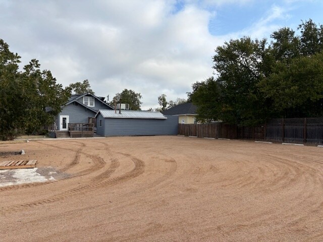 More Photos Of 408 W University Ave, Georgetown General Retail For Lease