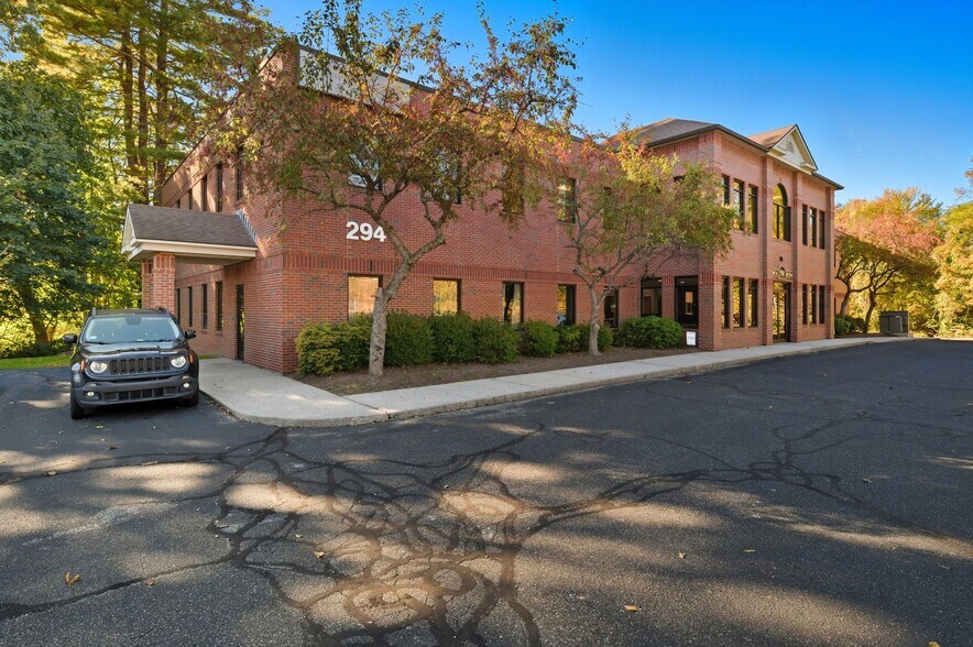 More Photos Of 294 N Main St, East Longmeadow Medical For Lease