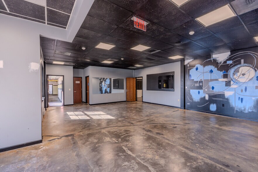 More Photos Of 1931 Washington Valley Rd, Martinsville Storefront Retail Office For Lease