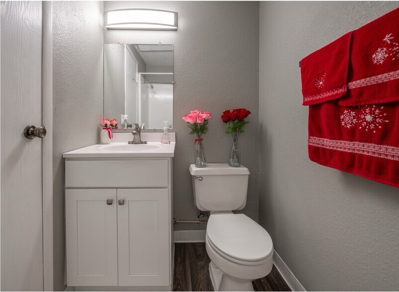 More Photos Of 409 Jefferson Ave, Orange Park Apartments For Sale