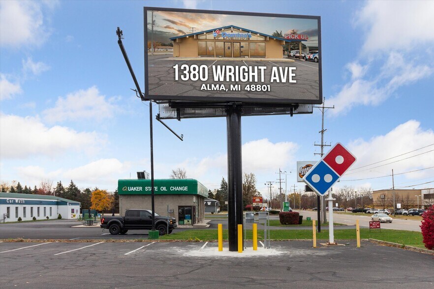 More Photos Of 1380 Wright Ave, Alma Freestanding For Sale