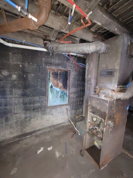 More Photos Of 1823 W 8th St, Muncie Multifamily For Sale