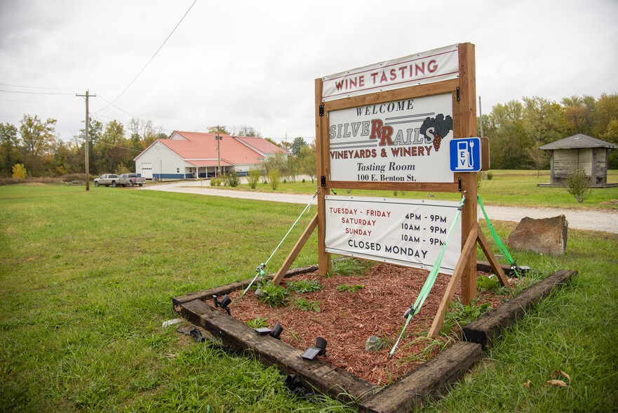 Primary Photo Of 100 E Benton St, La Plata Winery Vineyard For Sale